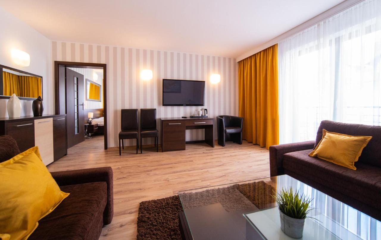 Delfin Bed and Breakfast Międzywodzie Exteriör bild