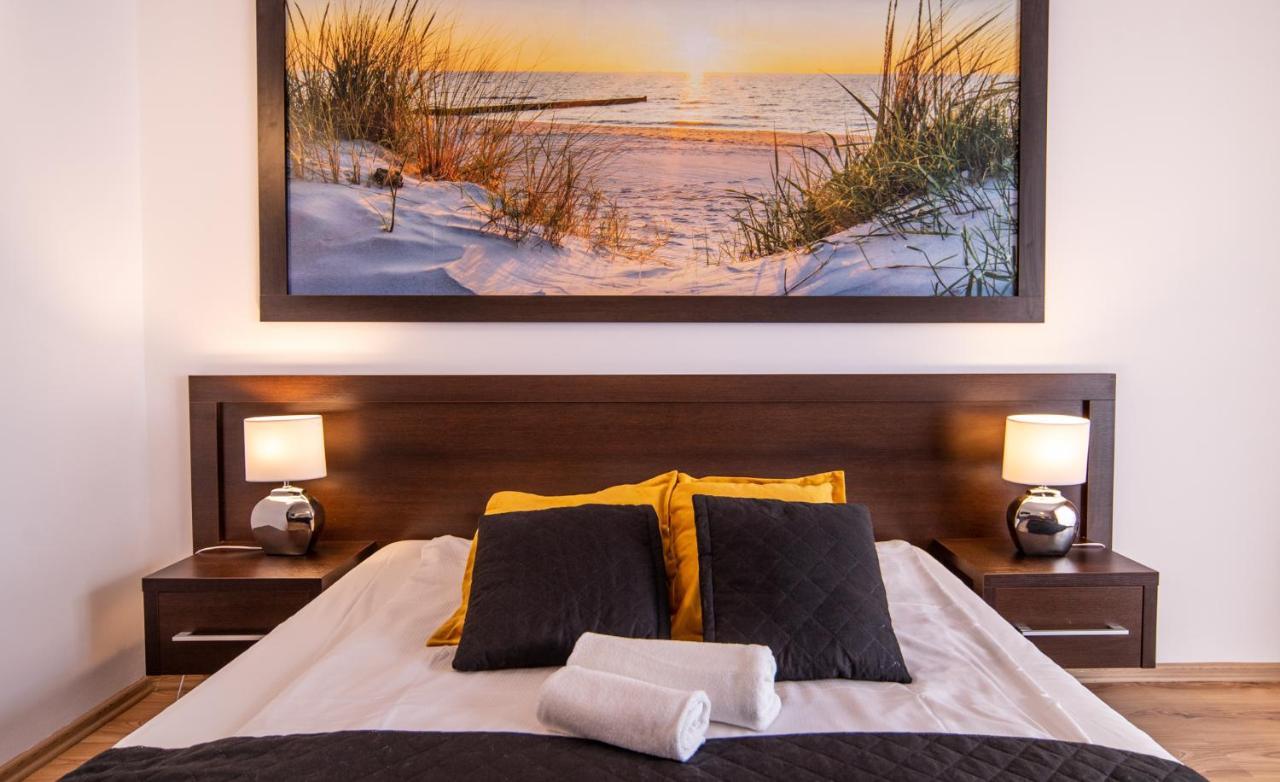 Delfin Bed and Breakfast Międzywodzie Exteriör bild