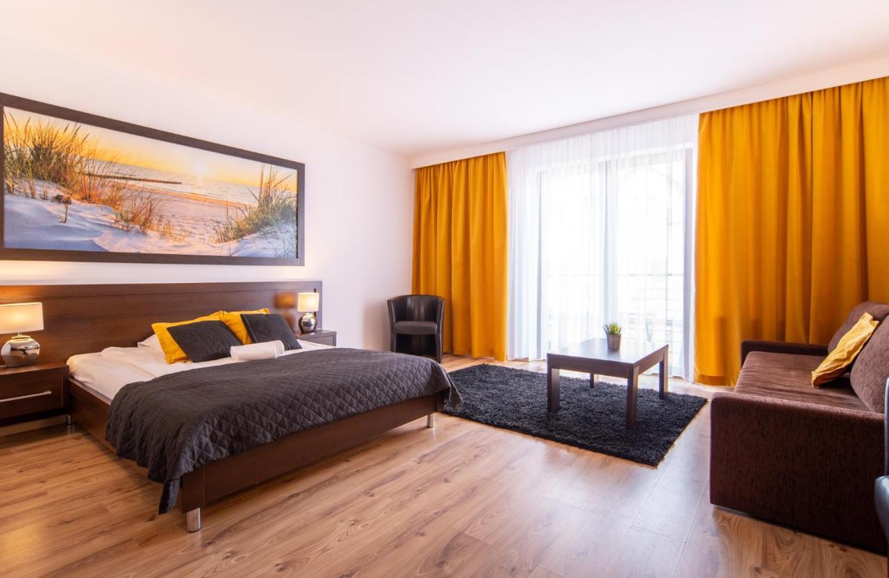Delfin Bed and Breakfast Międzywodzie Exteriör bild
