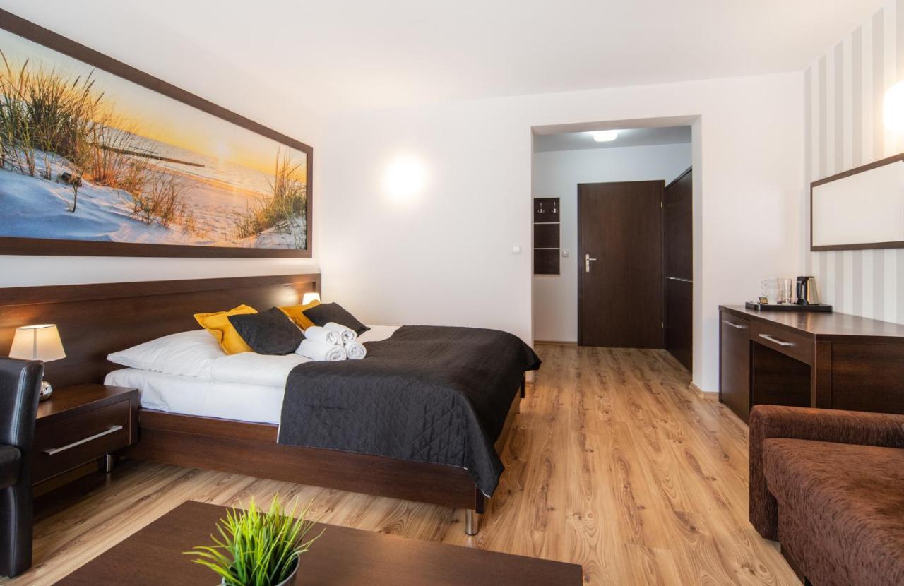 Delfin Bed and Breakfast Międzywodzie Exteriör bild